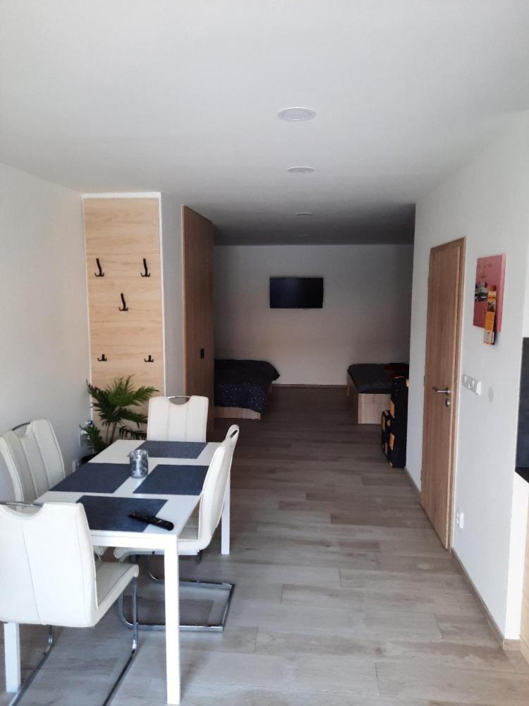 Apartment Elvira V Soukromem *