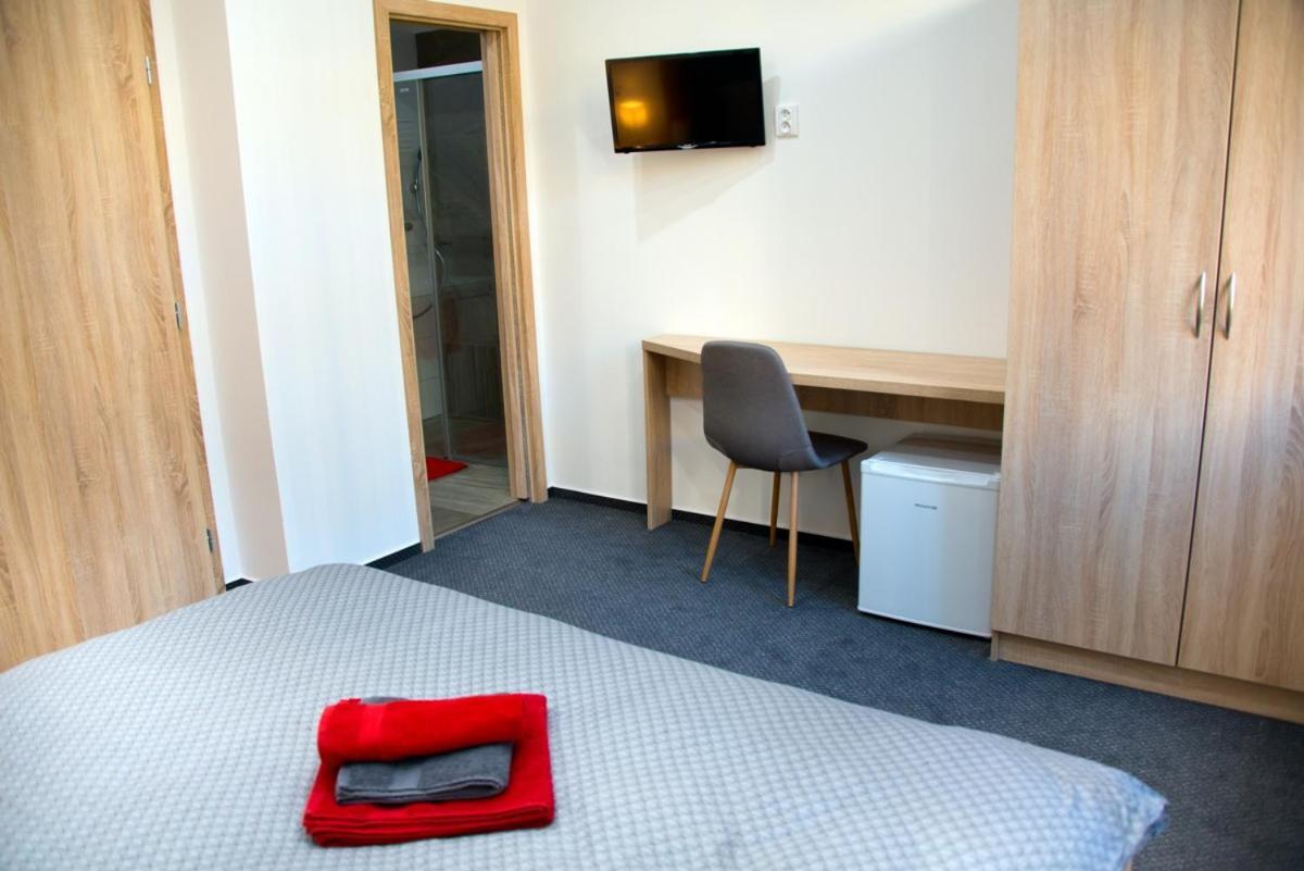 Elvira V Soukromem Apartment
